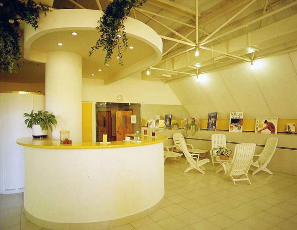 Guenes Hotel Merter Стамбул Интерьер фото