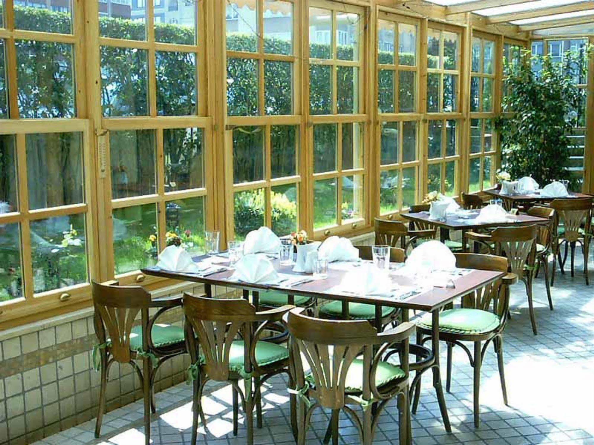 Guenes Hotel Merter Стамбул Ресторан фото